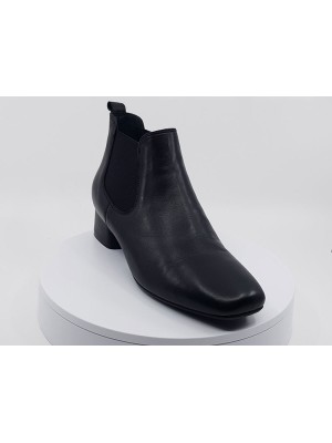 Boots keegan noir