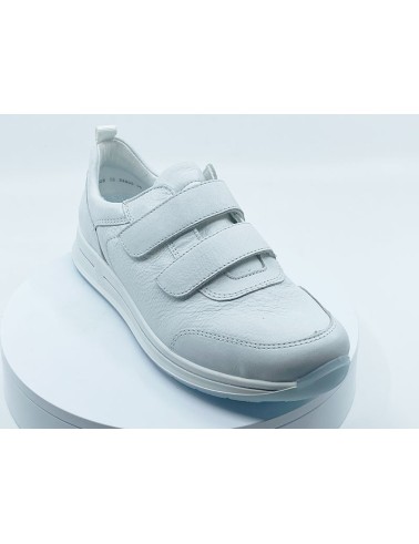 BASKETS BLANCHES AVEC VELCRO - PRATIQUES ET CONFORTABLES
