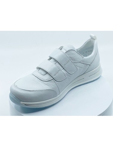 BASKETS BLANCHES AVEC VELCRO - PRATIQUES ET CONFORTABLES