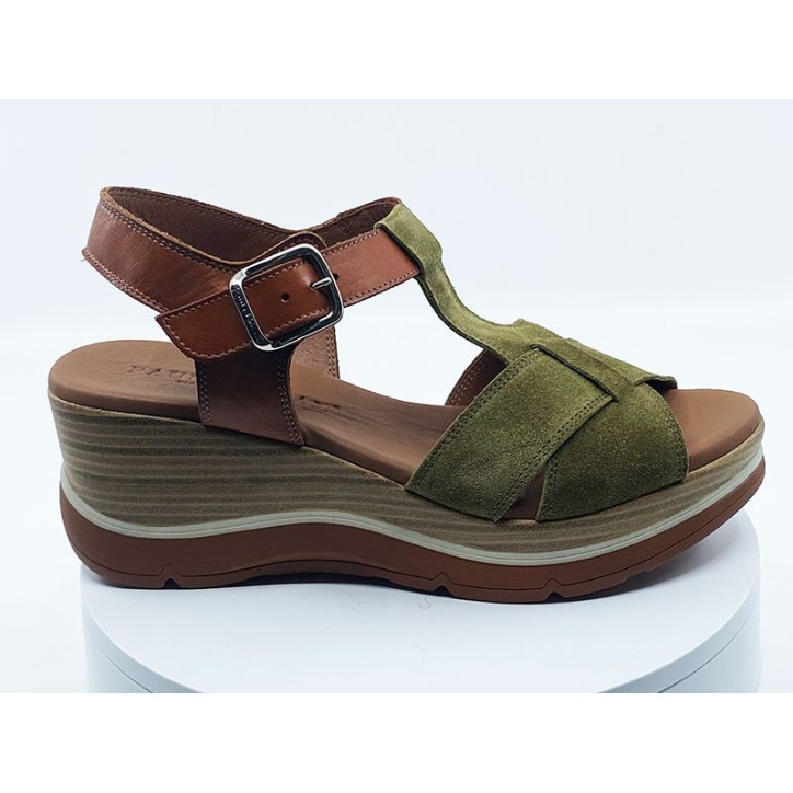 Sandales compensées chics