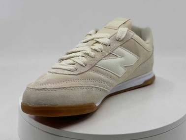 Chaussures New Balance URC42EA Ecru pour Femme | FRANCEL Chaussures